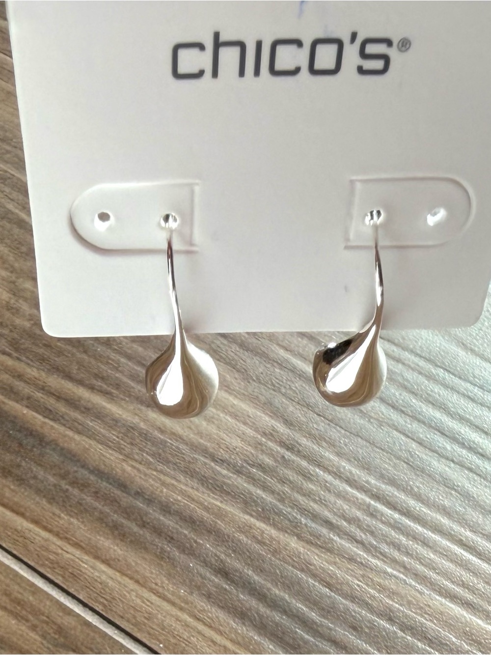 Chico's Polished No Droop Silver tone No Drop Silver Threaded Earrings